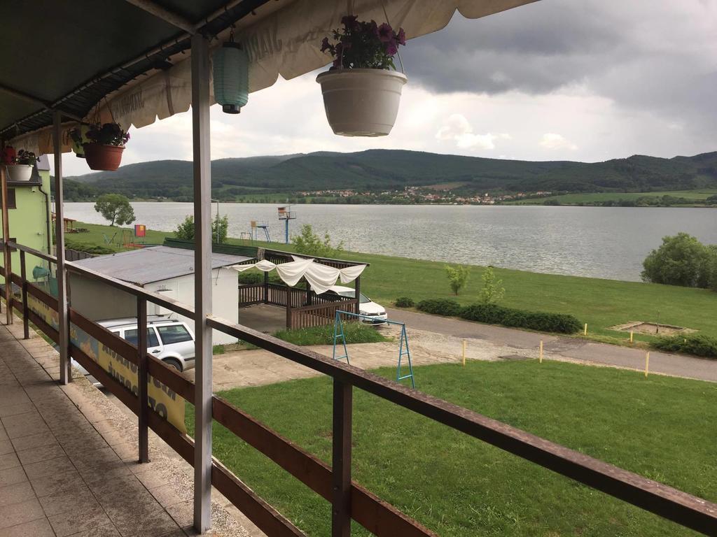 Turistická ubytovňa Hotel Divín Exterior foto